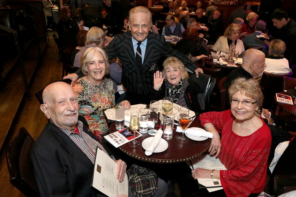 The DO40 gang’s all here!  Greg and Karin Baker Kayne, DO40 prez John Sefakis, and the flying Mariano sisters, Patti and JoAnn!